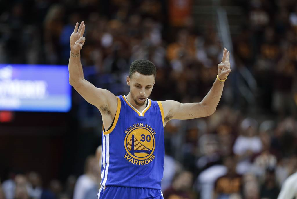 Il ritorno dei Warriors, serie sul 3-1: King LBJ a un passo dalla quinta finale perduta