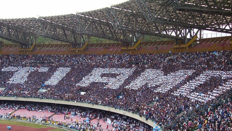 Il pubblico di Napoli che diserta il San Paolo finisce su So Foot