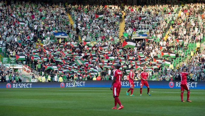 Ammenda di 10mila euro per il Celtic: contro il City sono state esposte bandiere palestinesi