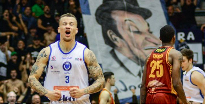 Il Napoli Basket vince la paura e la prima partita in A2: sconfitta Roma 83-78