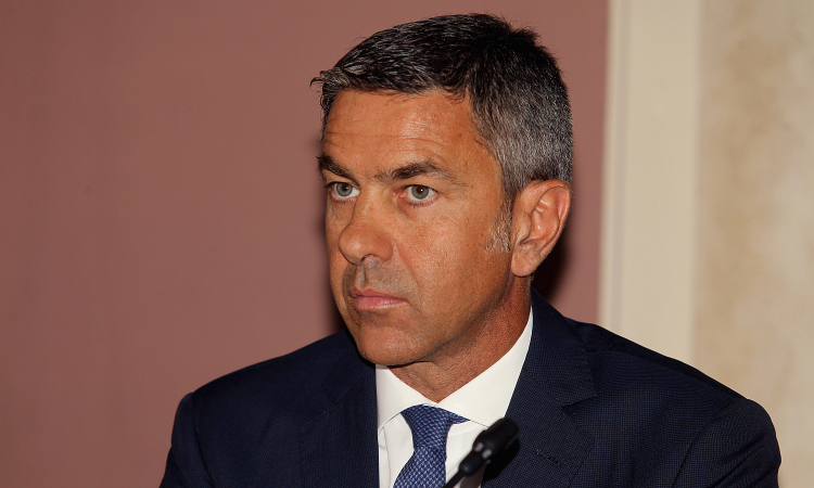 Costacurta: «Giocare senza tifosi è un vantaggio per il Napoli, ma occhio all’erba del Camp Nou»