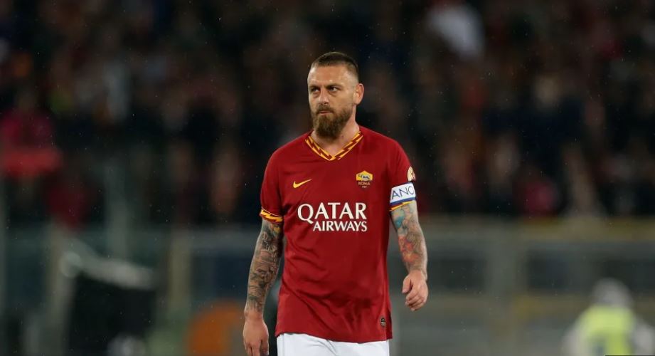 Zazzaroni: De Rossi farà causa alla Roma