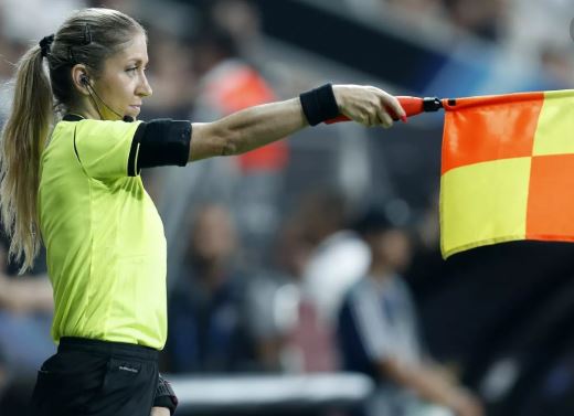 Manuela Nicolosi: “Non mi dispiacerebbe arbitrare Juve-Napoli ma è impossibile”