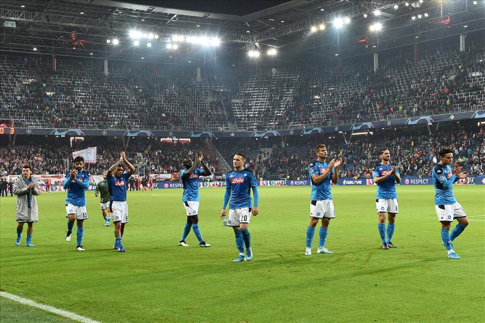 Sky: il Napoli è arrivato a Castel Volturno. Visi stanchi ma grande soddisfazione