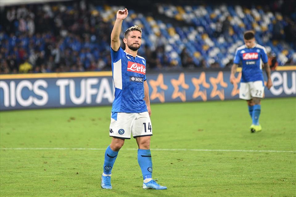 Il Mirror: Il Chelsea insiste per Mertens, e offre Giroud in cambio