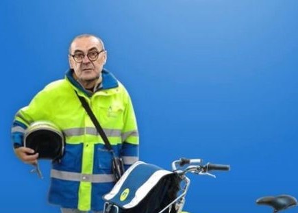 Sarri, le Poste e la repubblica del “gnegné”: ci offendiamo per qualsiasi cosa