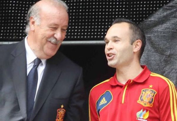 “Fare mille passaggi, lo sanno tutti che non serve a vincere”: lo strappo di Iniesta e Del Bosque