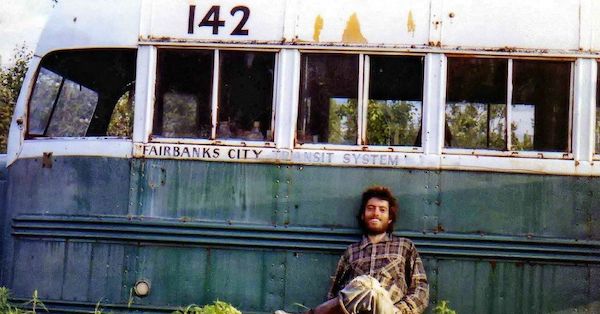 L’Alaska rimuove il bus 142 icona di Into the Wild: erano stufi di salvare ragazzi sprovveduti