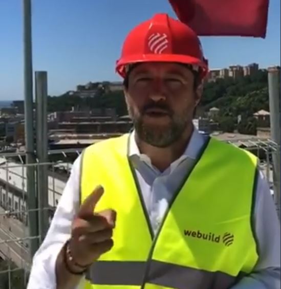 Salvini fa campagna elettorale sul Ponte Morandi, i familiari delle vittime (e l’opposizione) insorgono