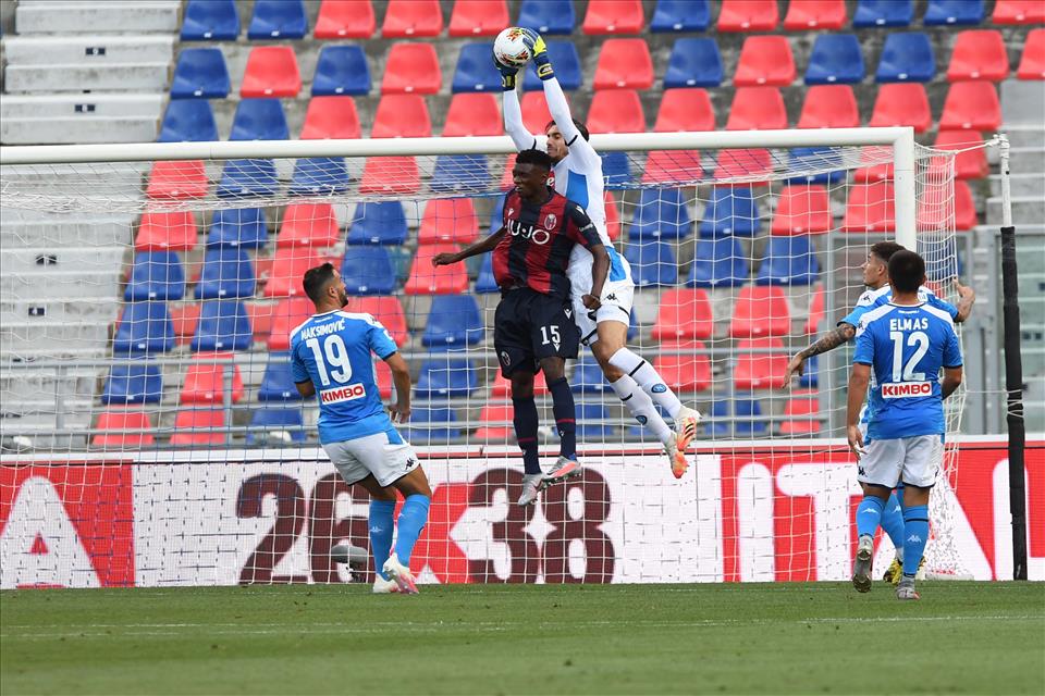 Per i bookmaker Napoli-Bologna finirà 2-0