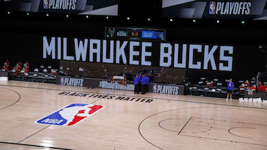 Nba, Milwaukee non gioca i play-off per protesta contro la polizia che ha sparato a Jacob Blake