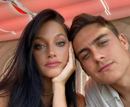 La fidanzata di Dybala: «Non è stata una festa clandestina, ci vediamo ogni mercoledì»