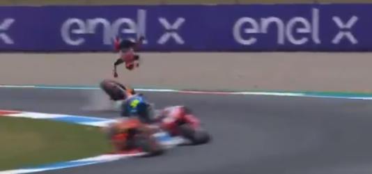 Paura per Marquez: highside nelle prove ad Assen, è illeso (VIDEO)