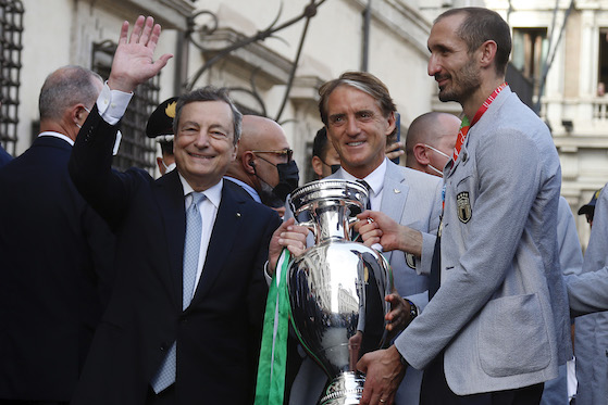 Mancini: «Se Chiellini volesse, in Nazionale ci sarebbe posto per lui»