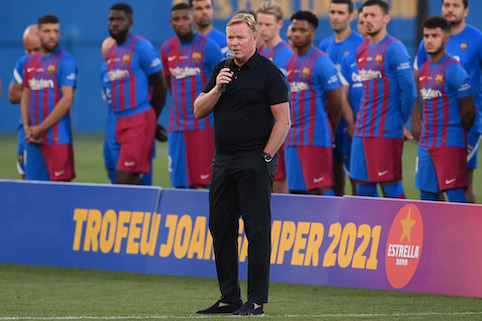 Barça, Koeman si presenta in conferenza, legge un comunicato e va via. Laporta: «L’abbiamo scoperto poco prima»