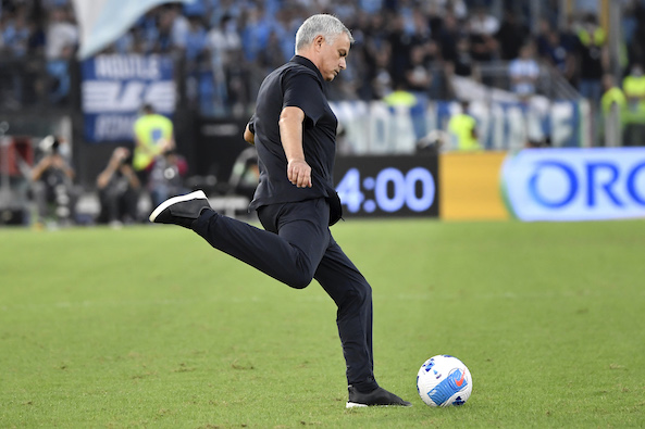 Mourinho a Orsato: «Sei sempre tu». E nel postpartita: «I 3 minuti di recupero dimostrano un’intenzione…»