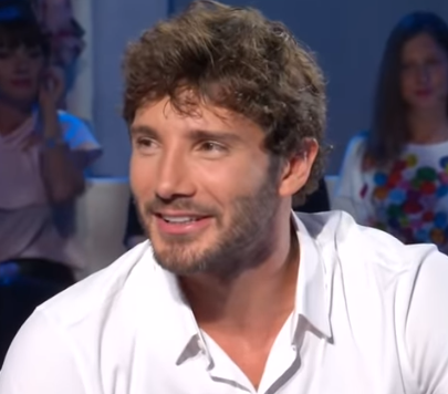 Stefano De Martino: «Vado dallo psicologo tutte le settimane, è stupido non dedicarsi alla salute mentale»