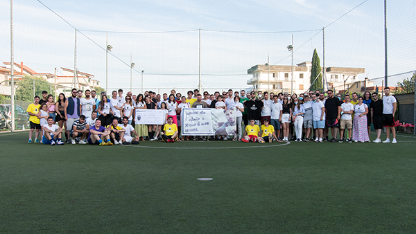 Un calcio al pallone in ricordo di Stefano, morto di sarcoma a 25 anni