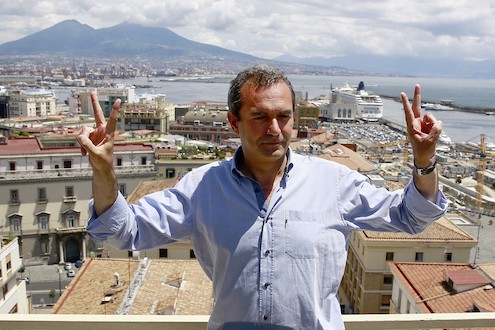 De Magistris: «Il Napoli è la perfezione, a differenza dell’amministrazione della città»