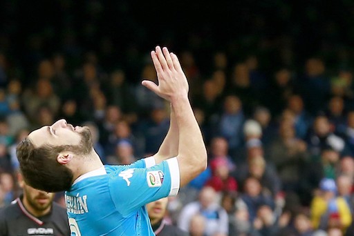 Il Napoli fa bene a celebrare Higuaìn, a quel paese la damnatio memoriae