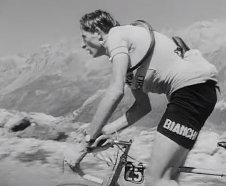 «Un tempo ogni ciclista aveva la sua sella: Coppi portava la sua in giro per il mondo in valigia»