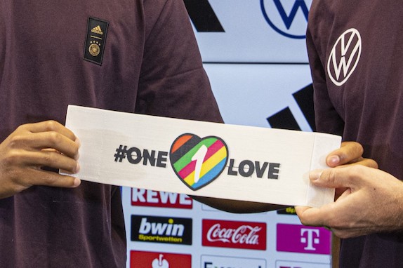 Roy Keane critica l’Inghilterra: «La fascia One Love andava indossata a prescindere dalle sanzioni»