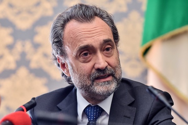 Il questore Giuliano: «De Laurentiis pretende il rispetto della legalità, in pochi lo fanno»