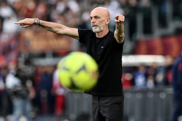 De Laurentiis offre a Pioli 3 milioni più bonus, al Milan ne guadagna 4,5 (Gazzetta)