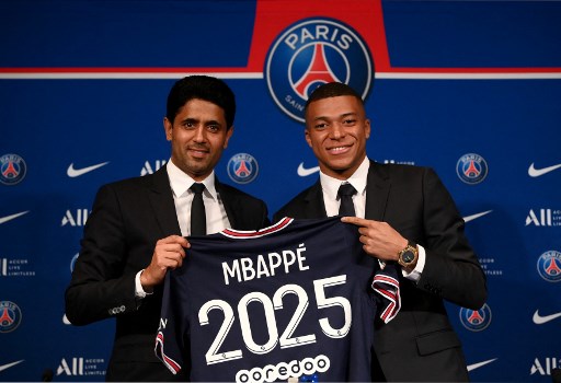 Mbappé resta a Parigi: lo ha ribadito martedì ad Al-Khelaifi in un incontro animato (Le Parisien)