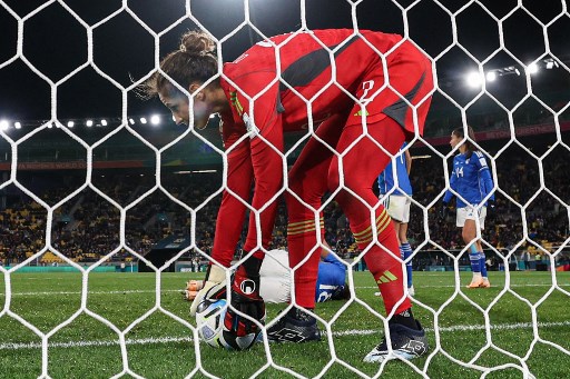 Mondiali femminili, l’Italia conferma la propria arretratezza culturale: nessun vertice federale in tribuna