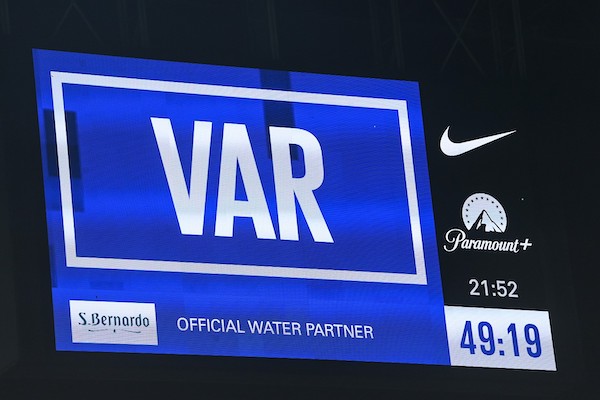 Premier League, i club hanno votato per tenere il Var (Bbc)