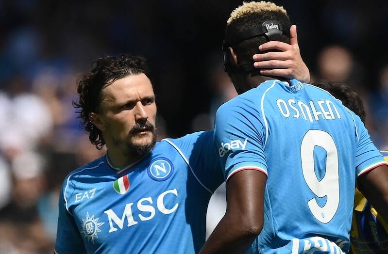 Osimhen ufficialmente fuori rosa: non è nella lista Napoli Serie A. Escluso anche Mario Rui