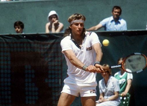 50 anni fa Borg e Evert vinsero al Roland Garros col rovescio a due mani, e fu rivoluzione (New York Times)