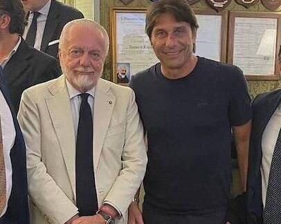 Questo Napoli è l’anti retorica. Tra De Laurentiis e Conte è business: Adl ha investito e ha comprato il meglio