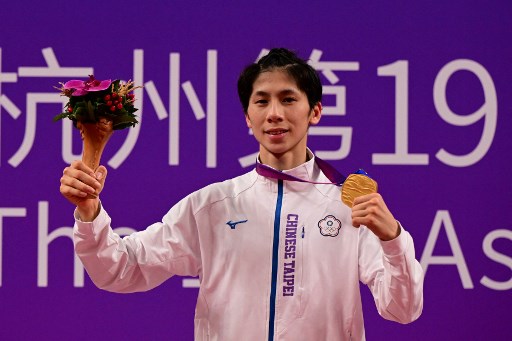 Boxe femminile, per essere inclusivo il Cio fa combattere due maschi. E se muore qualcuno? (Telegraph)