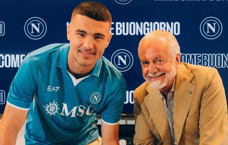 Il mercato del Napoli l’ha fatto un sosia di De Laurentiis, quello vero è legato e imbavagliato (Condò)