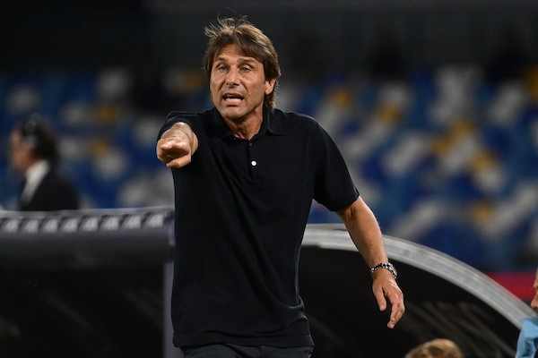 Conte: «Al Napoli stiamo ricostruendo come ho fatto quando arrivai all’Inter»