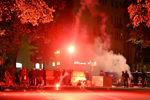 Genova, «negli ultras di questo livello la componente sportiva è minima, sono violenti»