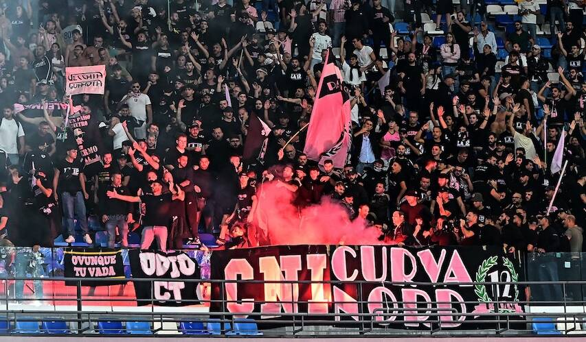 Gli ultras del Palermo hanno rovinato la partita, come sono entrati tutti quei petardi? (Gazzetta)