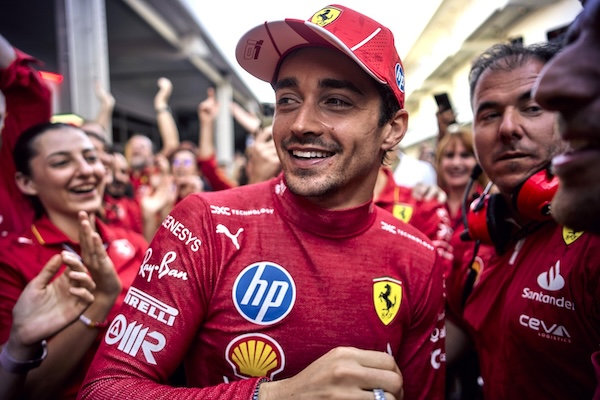 Leclerc: «Sono un pilota anomalo, non guardavo la Formula 1 e non ho mai visto gli inizi di Hamilton»