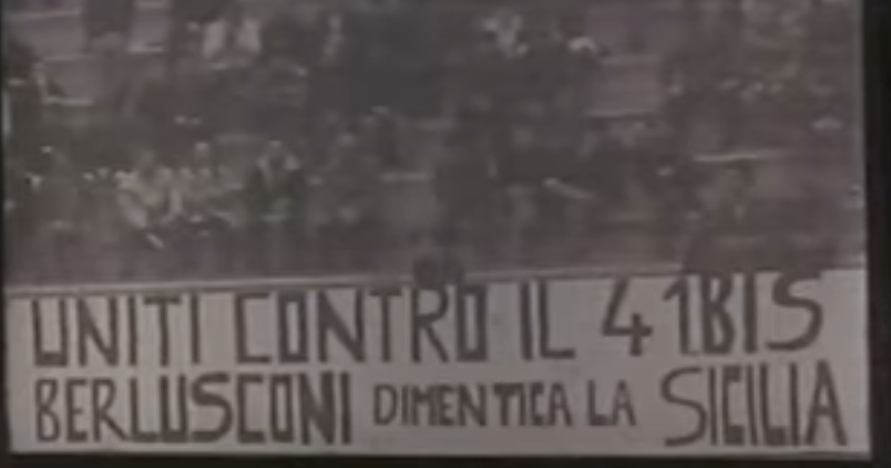 Nel 2002 Palermo-Ascoli con lo striscione per Riina: quasi 30 anni di criminalità organizzata nel calcio