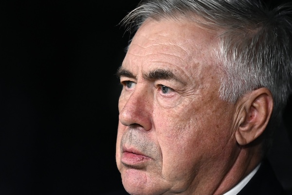 Ancelotti è sopravvissuto all’ennesimo funerale, Florentino e il figlio avevano deciso pure il sostituto