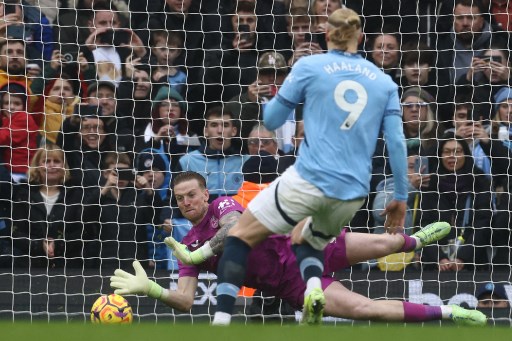 Haaland sbaglia il rigore del 2-1 in City-Everton – VIDEO