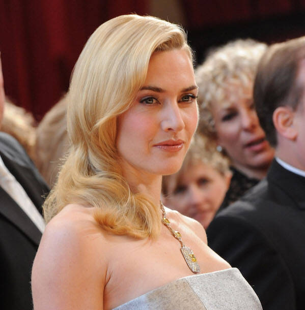 Kate Winslet: «Vivo fuori Londra, ho galline e orto e  da anni quando giro un film mi porto cibo e acqua»